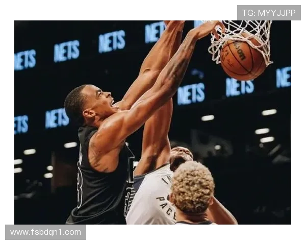 克拉克斯顿今日表现出色11投8中贡献19分7篮板5助攻3盖帽助球队获胜